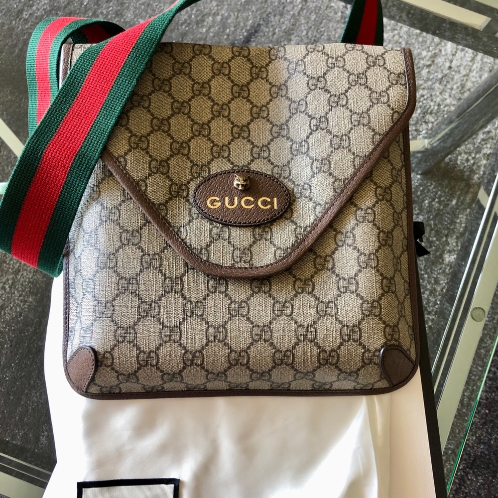 Neo Vintage GG messenger bag in excellent condition !!( maybe used once )!!